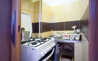 Apartament 2 camere decomandat, renovat,mobilat,utilat,centrala - Poză 7