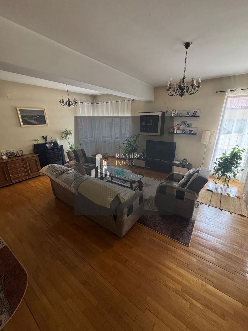 Casa de închiriat 7 camere Sector 4, ideal pentru clinica, gradinita - Poză 26