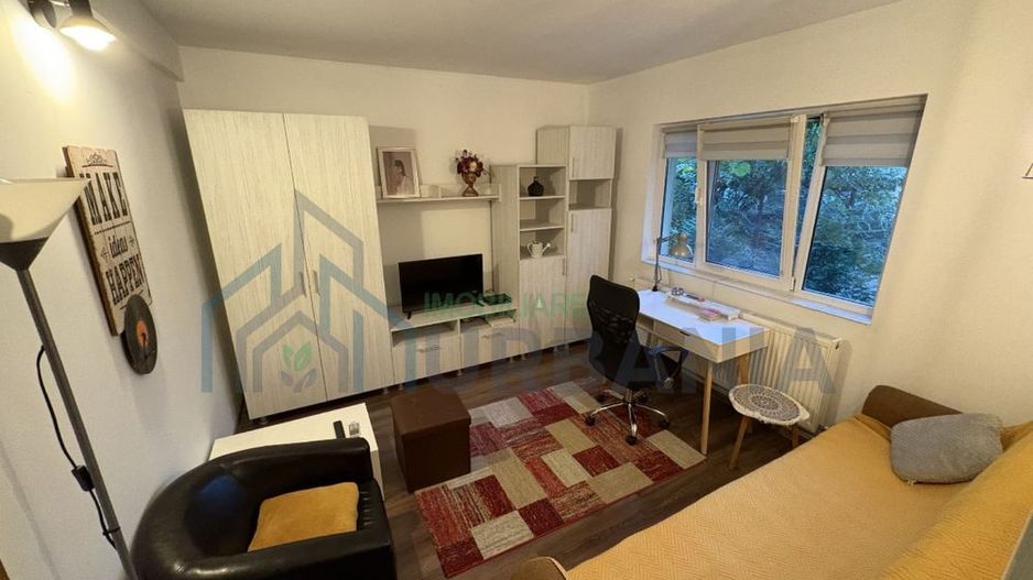 Casa cu 2 camere, curte și parcare, în zona Pod Bucium, Iași - Poză 2