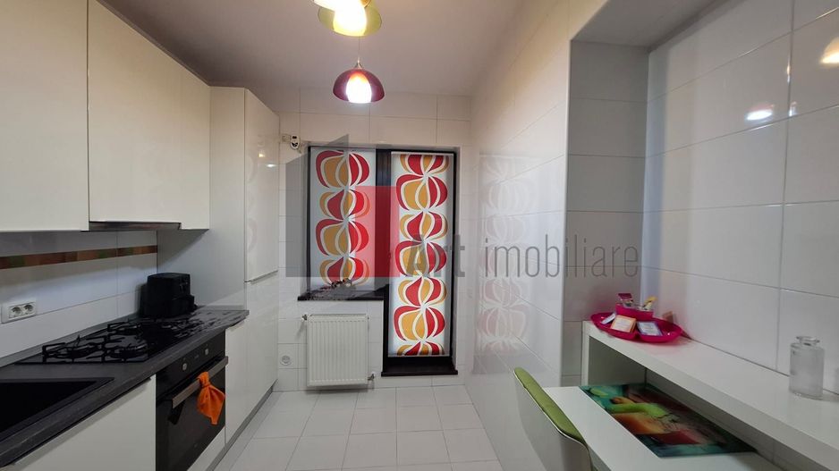 Apartament Piata Unirii, bloc 2013,  liber - Poză 12