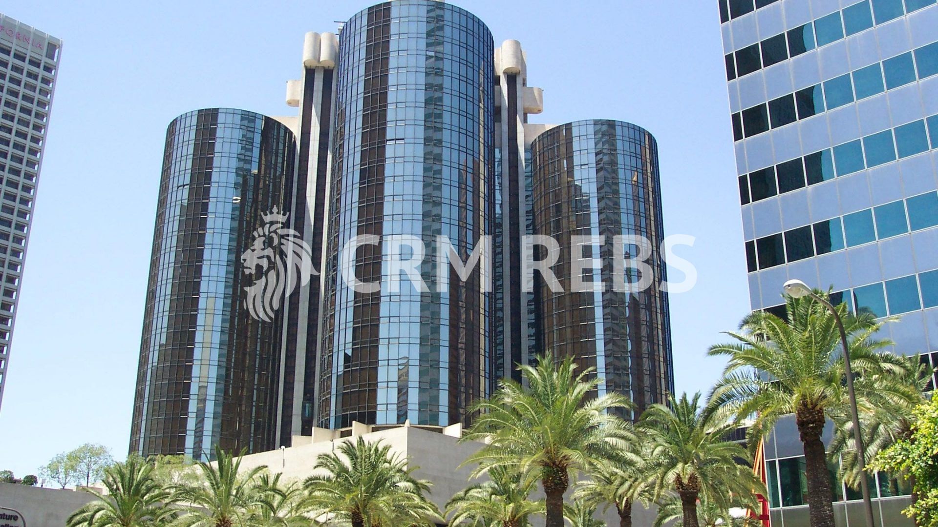 Sedu de banca ultracentral de inchiriat - Poză 1