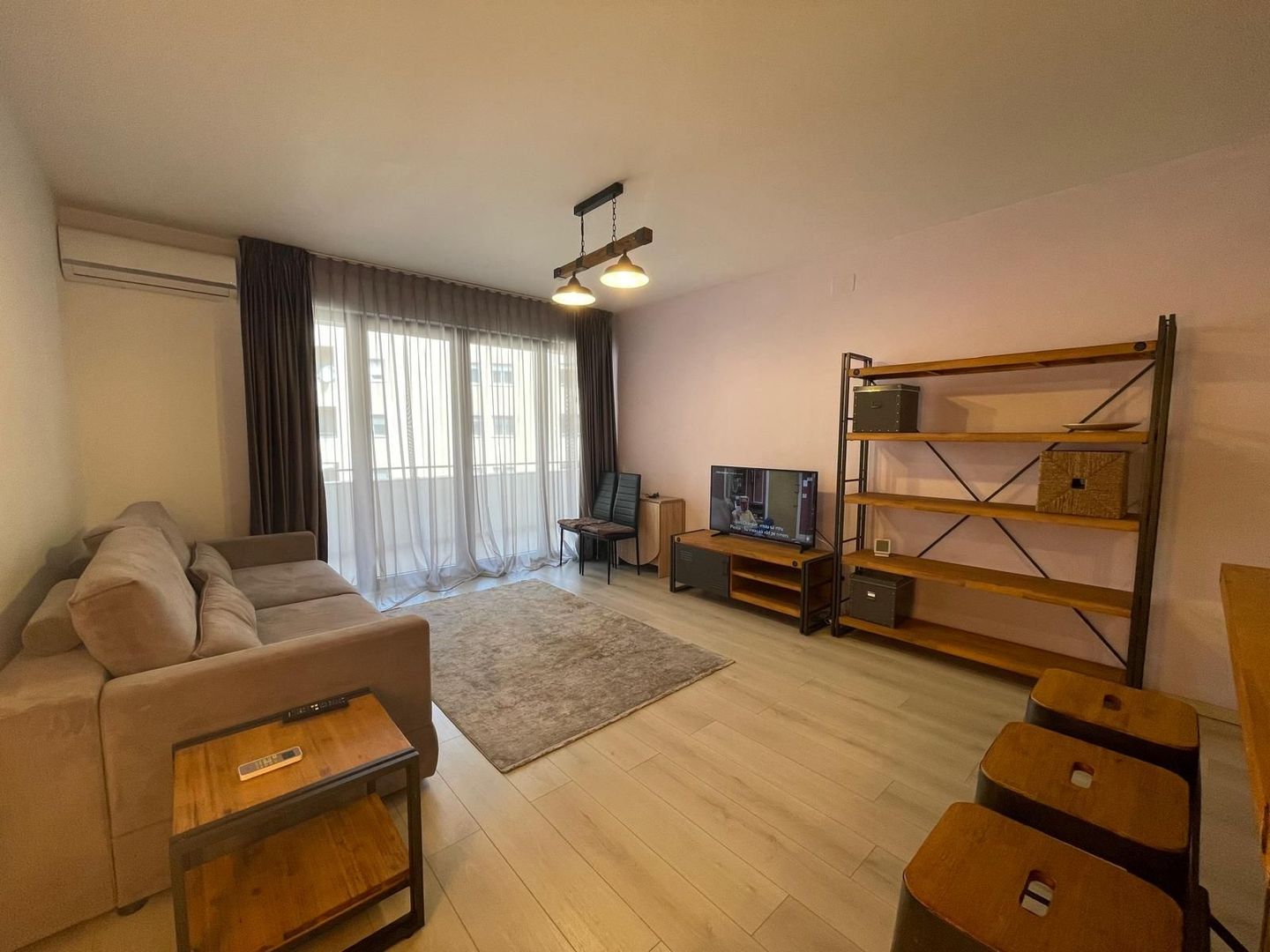 AP. 3 CAMERE SOHO UNIRII, INCALZIRE PARDOSEALA, PARCARE, METROU 10 MIN - Poză 1