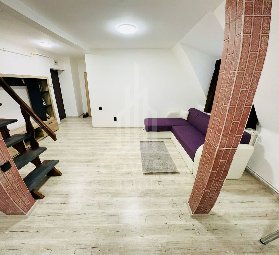 Mansarda recent renovată-Vasile Aaron - Poză 2