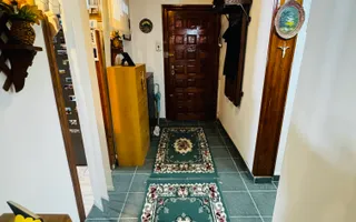 3 decomandate, centrala, 1 Mai - 110 000 Euro - Poză 13