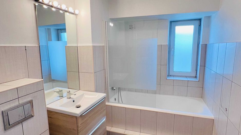 Închiriez apartament 2 camere, Unirii, centrală, 1 min metrou M1/M2 - Poză 6