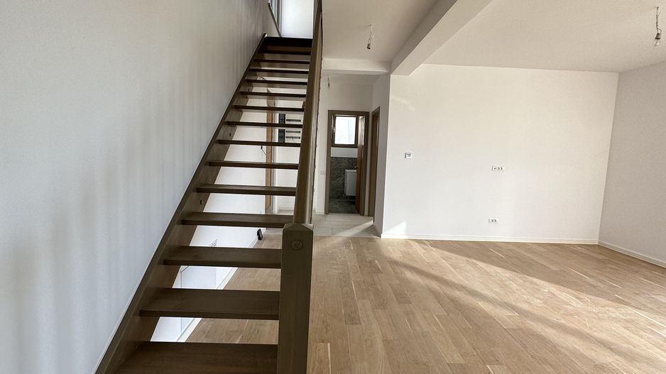 Casa cu 5 camere - Dumbravita - Poză 7