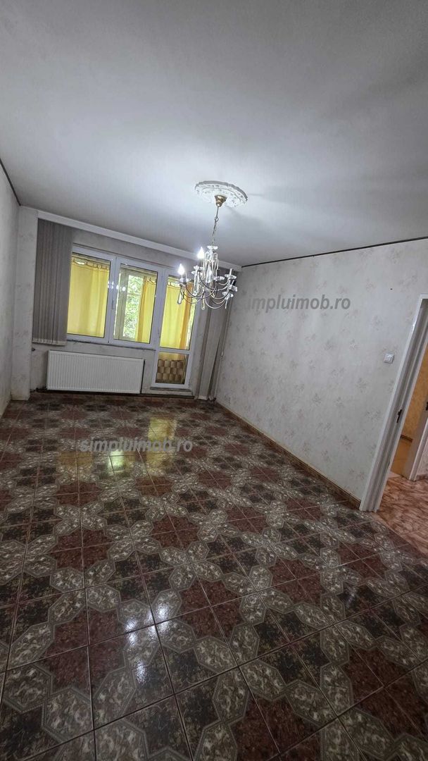 Decomandat 2 Camere, 1 Decembrie - Poză 1