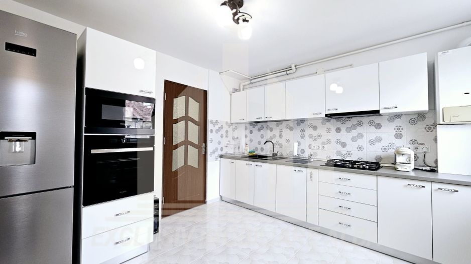 Apartament cu 2 camere decomandate de vanzare, Cetate - Poză 1