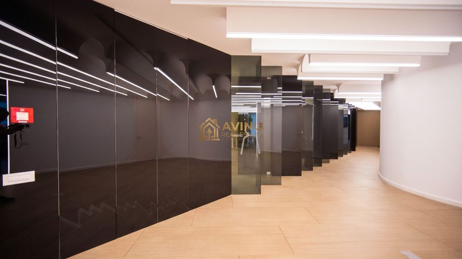 Spațiu Comercial Versatil 356mp în Cortina North | 0% Comision - Poză 9