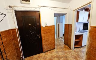 Apartament 2 camere, decomandat, et.3, Cetate, zona Liceului Sportiv - Poză 4