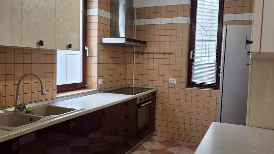 Vila de inchiriat - Poză 19