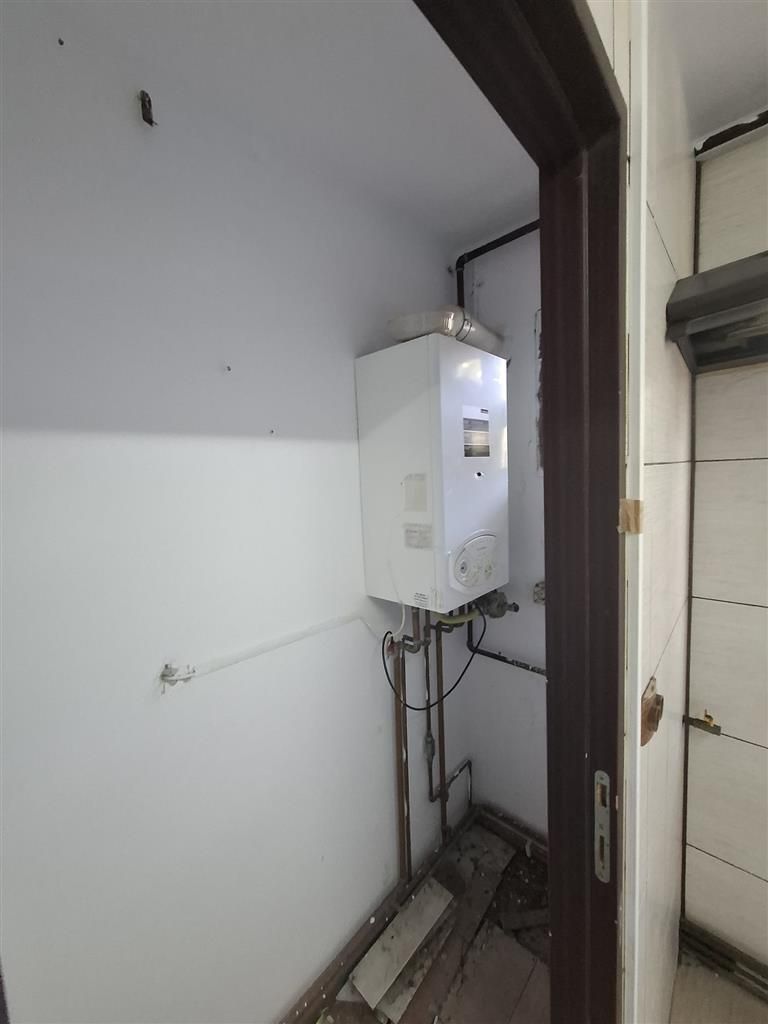 3 camere zona G. Lazar centrala. parter - Poză 6