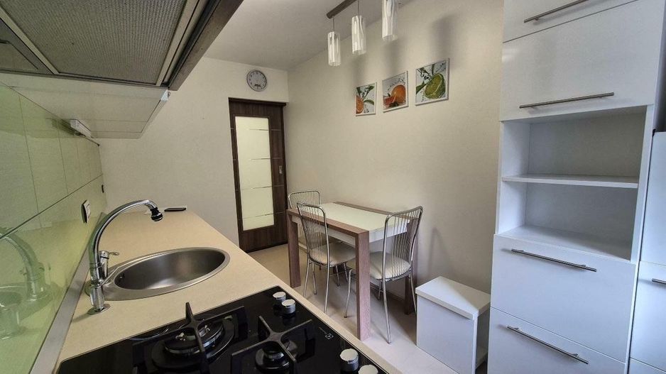 Central, 4 camere renovate, liber la vanzare, loc parcare concesionat - Poză 11