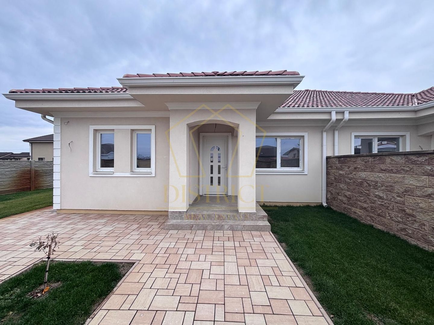 0%COMISION Duplex deosebit cu 4 camere, pe parter | Valery | Mosnita - Poză 1