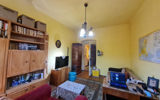 Apartament 2 camere,curte comuna/4 proprietari - Poză 2