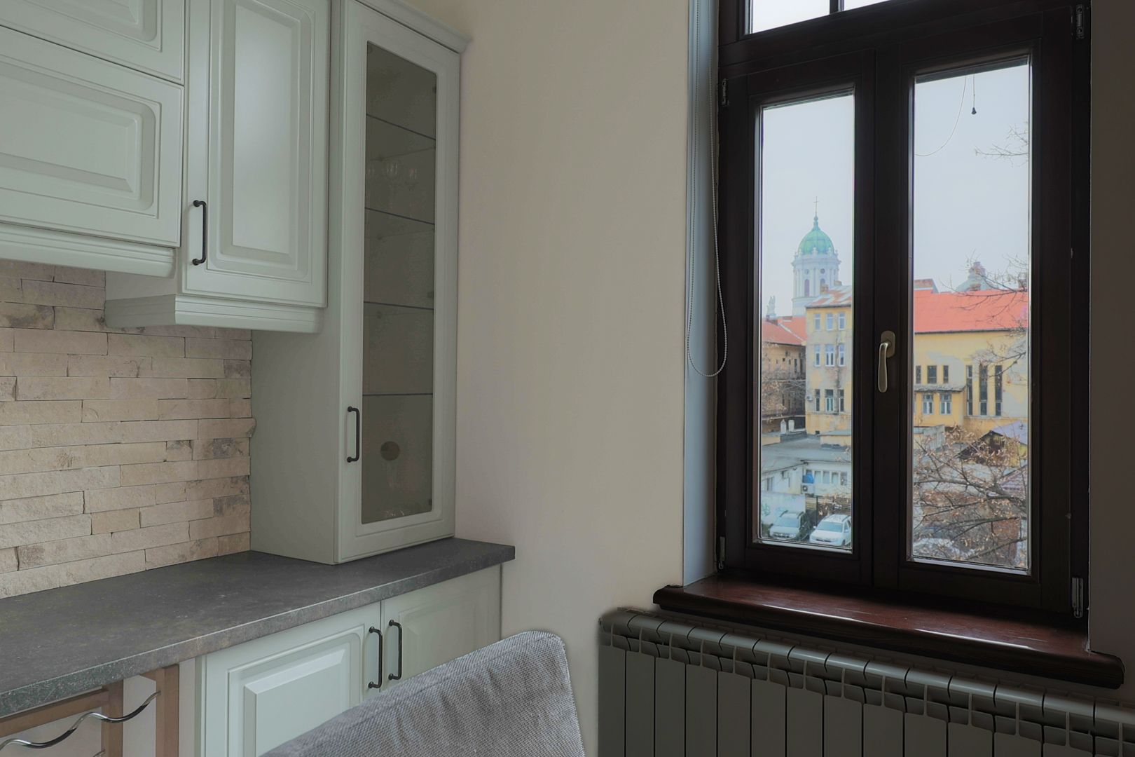 Apartament unic în Arad – Ultracentral, liniște, priveliște superbă - Poză 13
