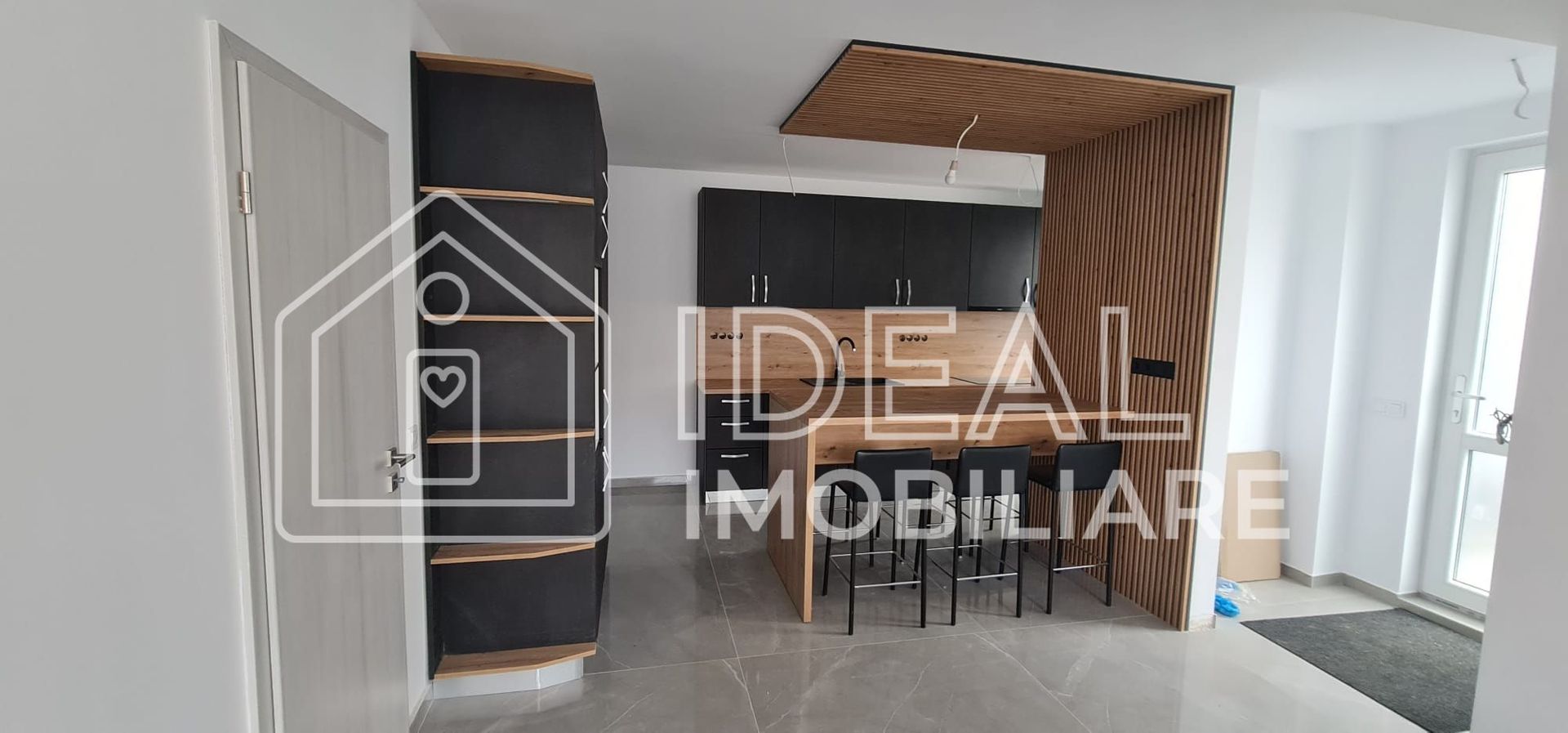 Casa tip quadruplex cu 4 camere in Calea Cisnadiei, zona Casa de Apa - Poză 2