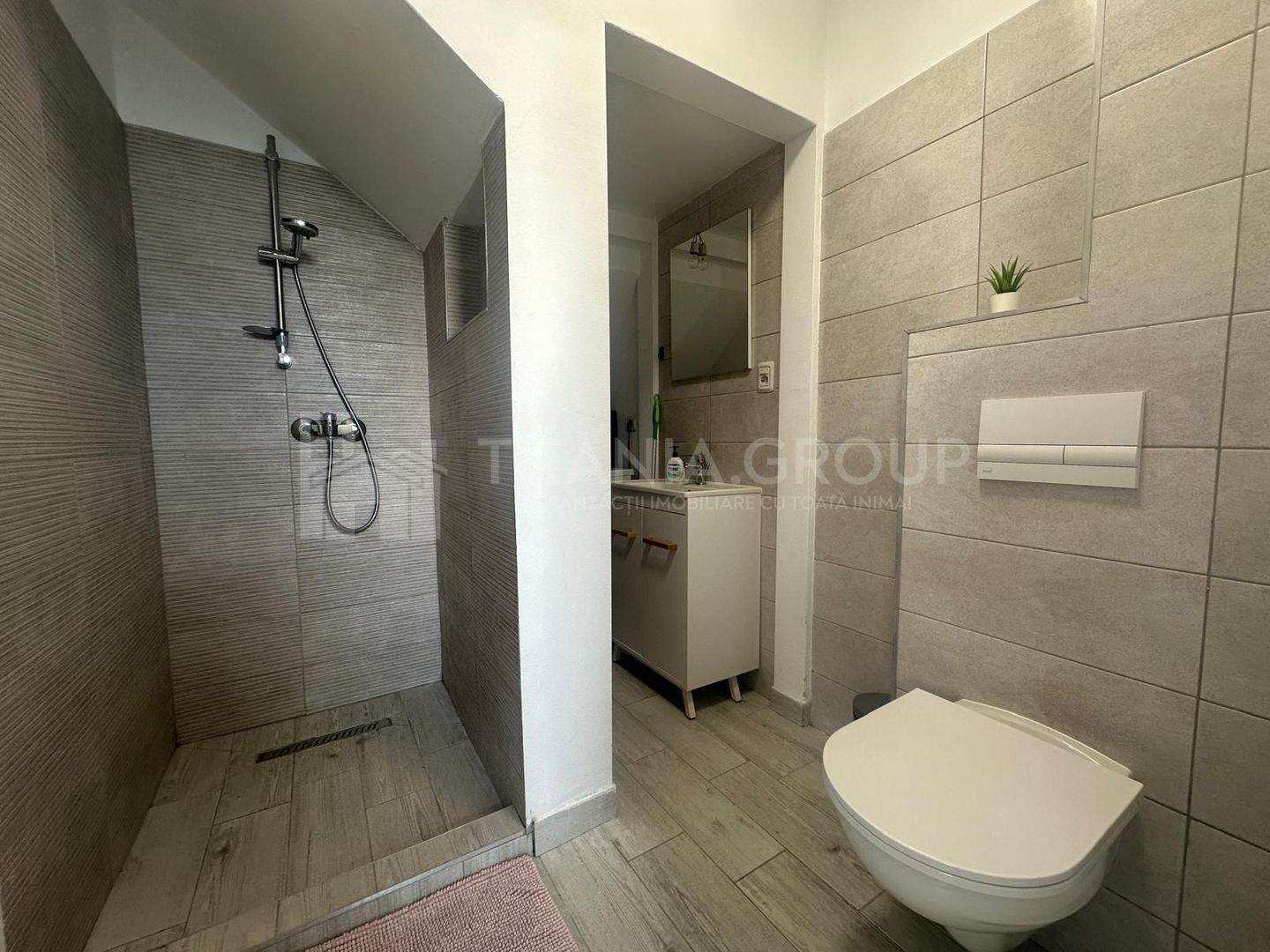 Casa mobilata modern, cu 3 camere de inchiriat - Sanpetru - Poză 6