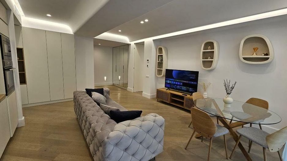 Cortina126, inchiriere apartament 3 camere + 2 locuri de parcare , 1700 EUR+TVA - Poză 1