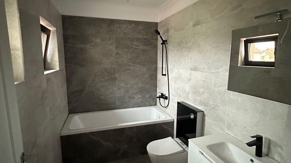 CASA TIP DUPLEX DESPARTIT PRIN GARAJ - Poză 31