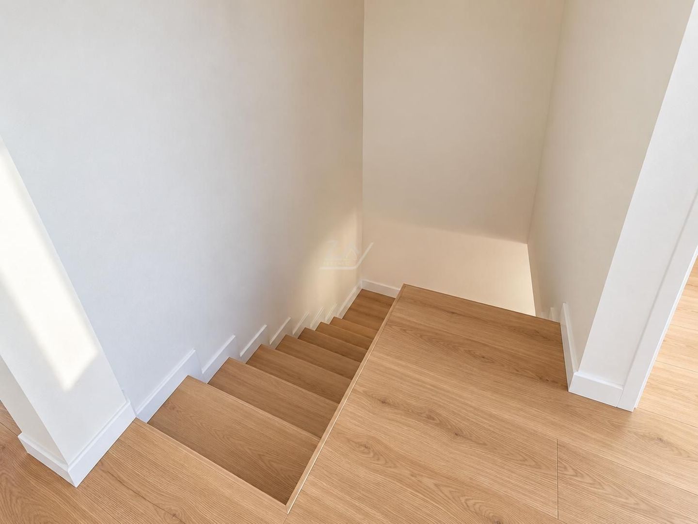 COMISION 0! DRUMUL BOILOR. Duplex cu 4 camere, 3 bai. Toate utilitatile. - Poză 8