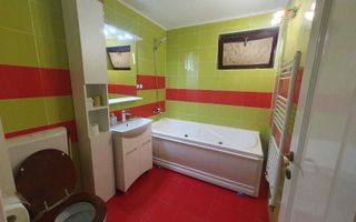 De Închiriat Imobil Mixt: Parter Spațiu Comercial + Etaj Locuit + Curte cu 7 Locuri Parcare, Acces Automatizat - Zona Tătărași Eternitate - Poză 8