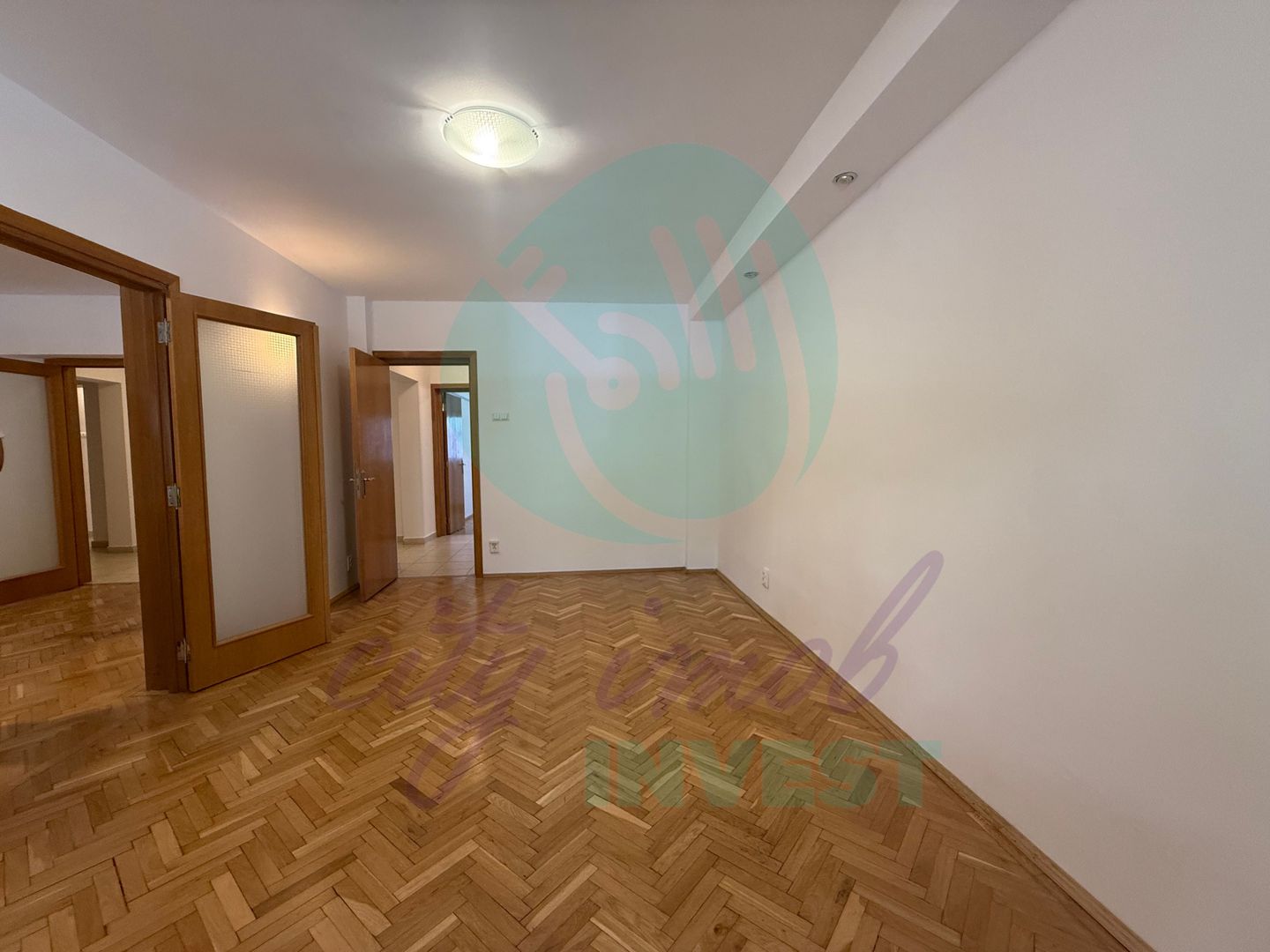 4 camere Decebal – Piața Muncii | Parter ideal firmă | 97 mp - Poză 10