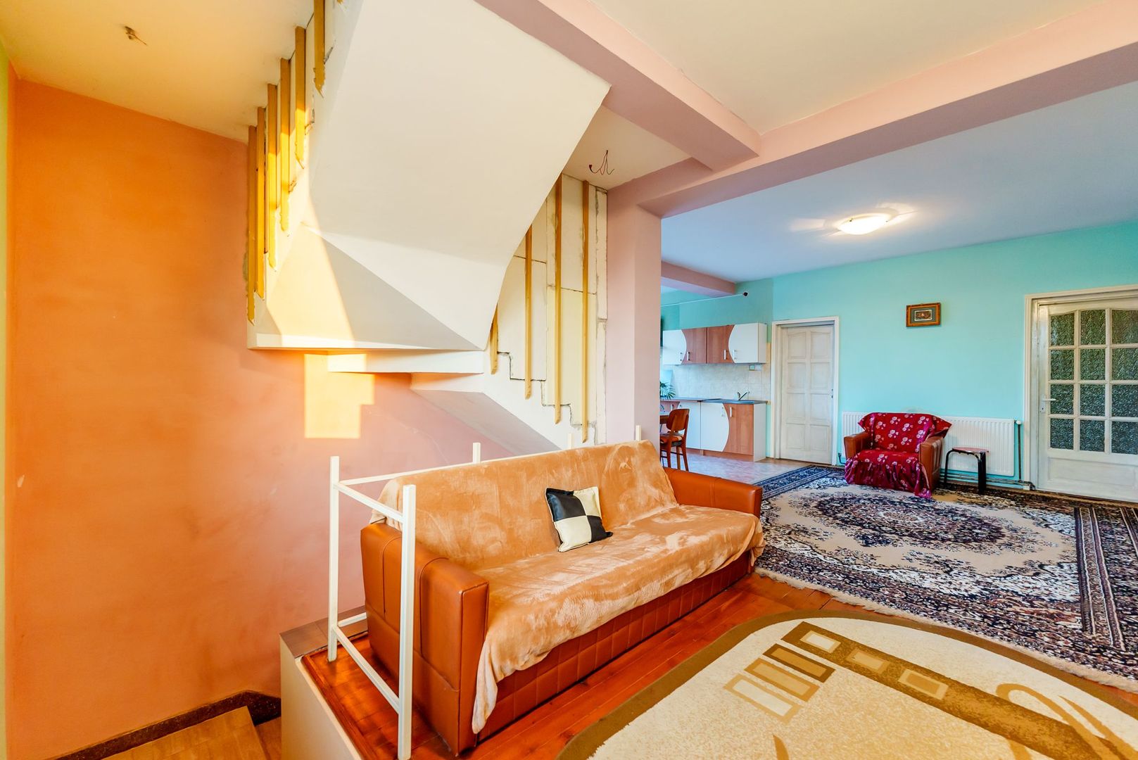 Casă  în Grădiște. Zonă foarte liniștită. - Poză 12