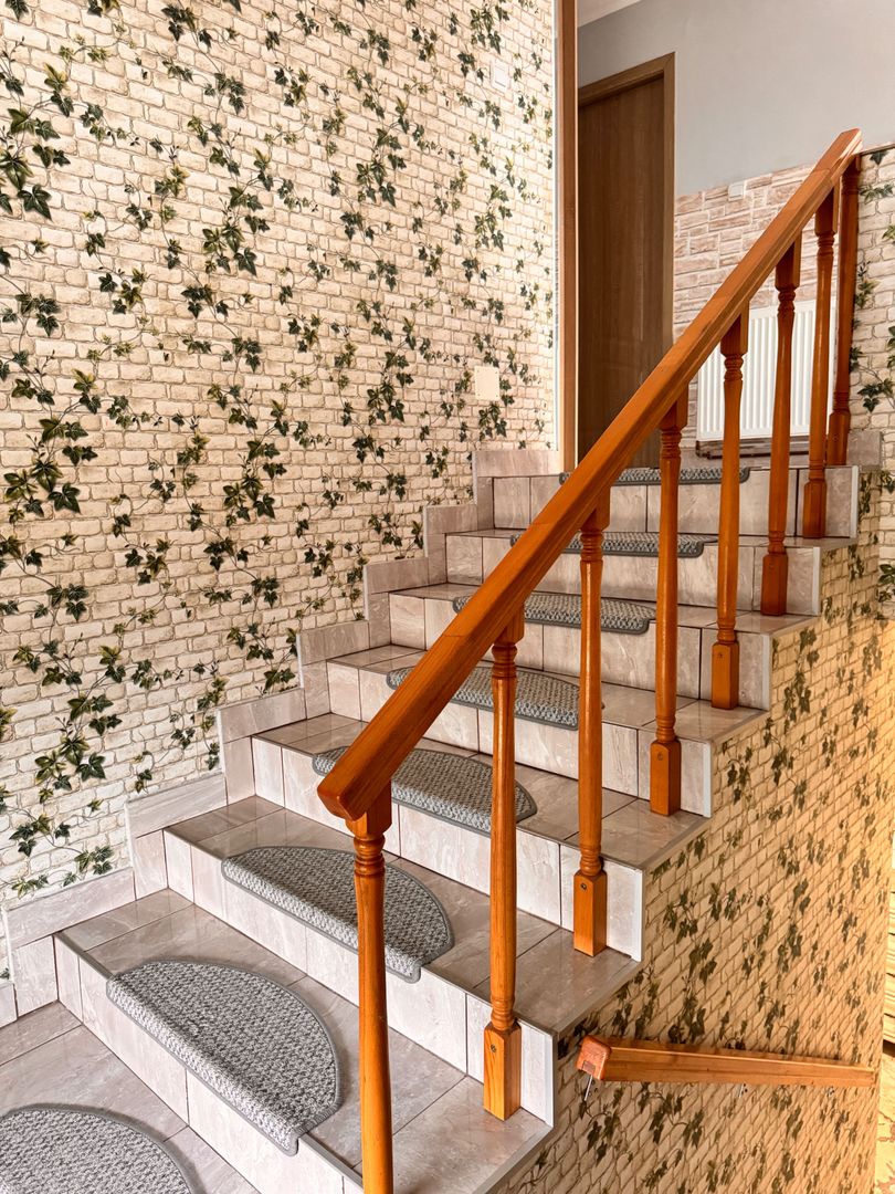 Vilă spațioasă cu 6 camere – Cartierul Viena, Oradea - Poză 12