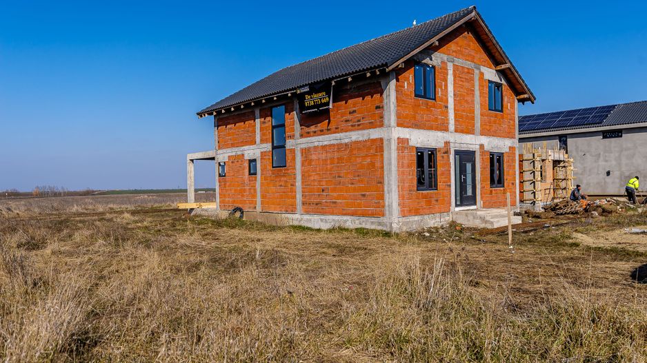 Casă spațioasă în cartier rezidențial în expansiune – Tisa Nouă, Arad - Poză 3