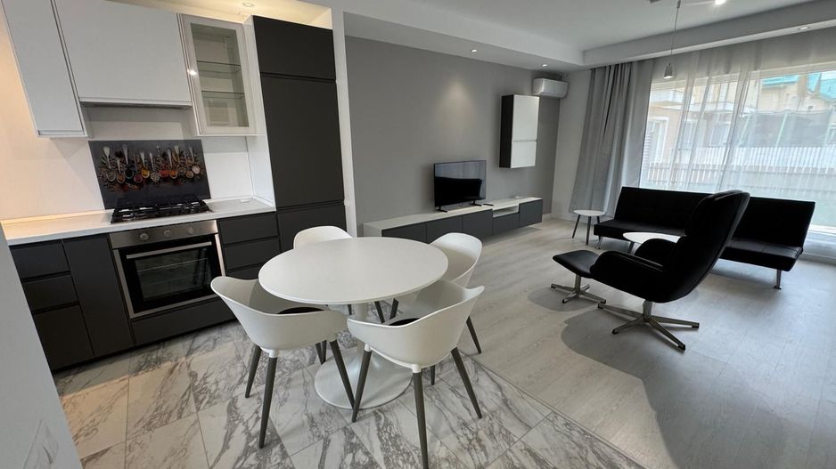 Vila noua cu mansarda Cosmopolis - Poză 1