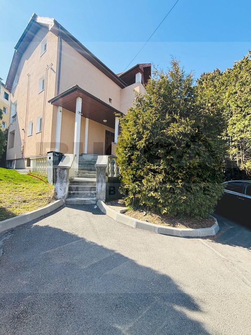 Casa individuala 450 mp, teren 1500 mp, 10 locuri parcare, Grand Hotel - Poză 1