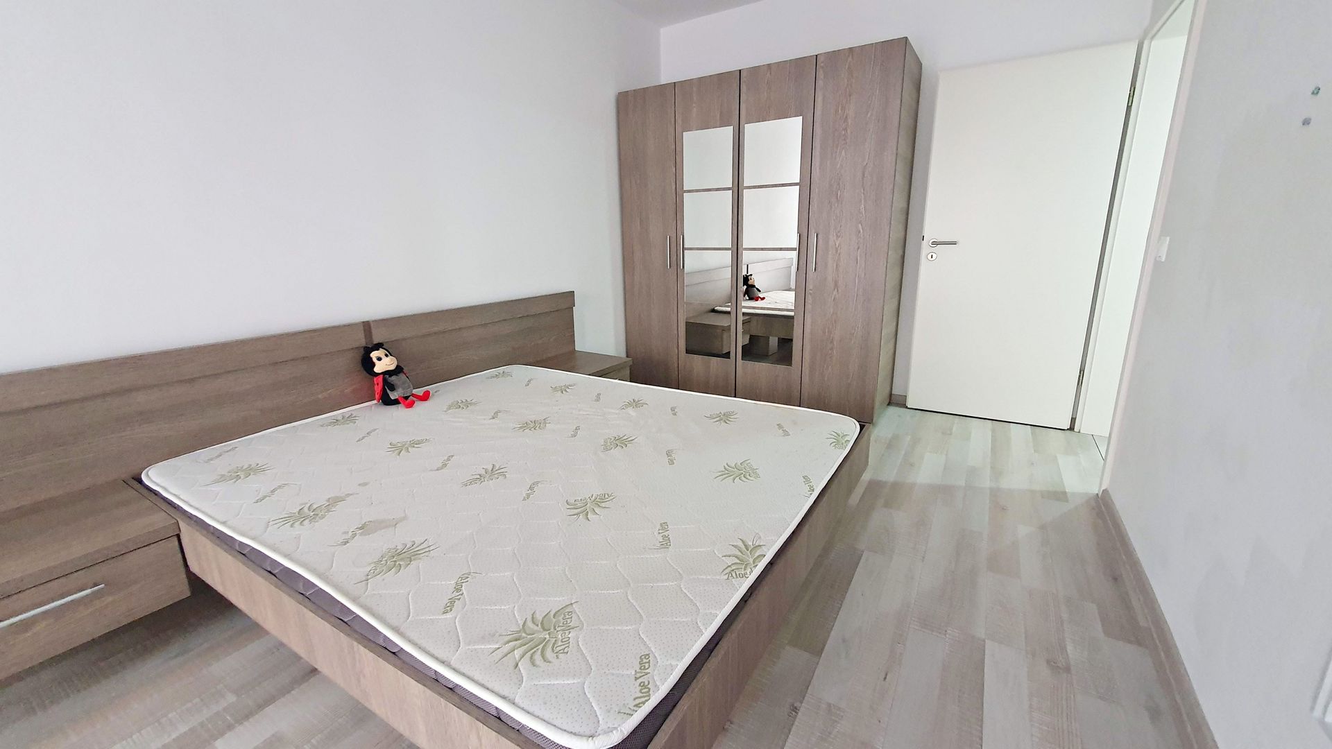 Ansamblul Maurer, bloc nou, vis-a-vis de Coresi, mobilat si utilat - Poză 11