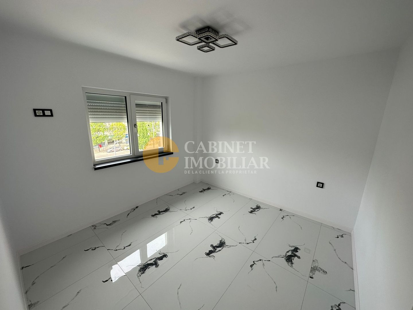 PODUL DE FIER - 2 camere decomandat - etaj intermediar - bloc 1982 - Poză 5