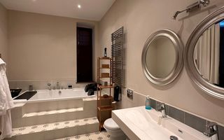 Casa saseasca CRISTIAN,amenajata LUX,pt turism,piscina,curte - Poză 10