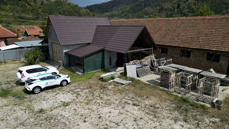 Casă tip duplex cu teren generos în Dezna - Poză 12