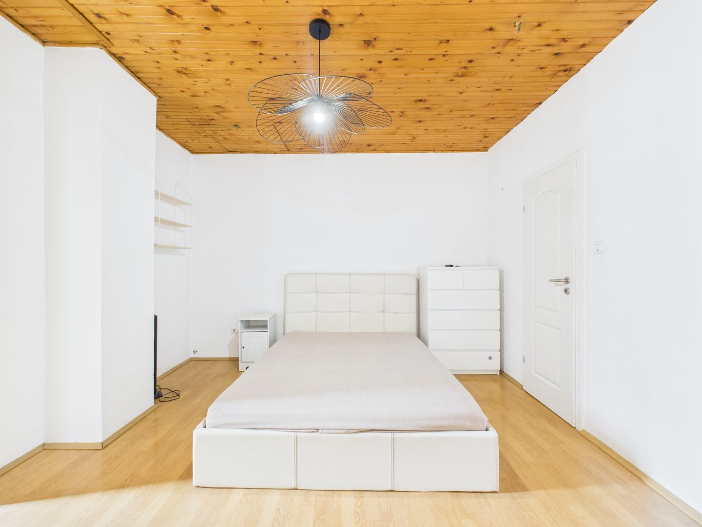 Casă / Vilă cocheta cu 3 camere - de vanzare - zona Basarab - Poză 23
