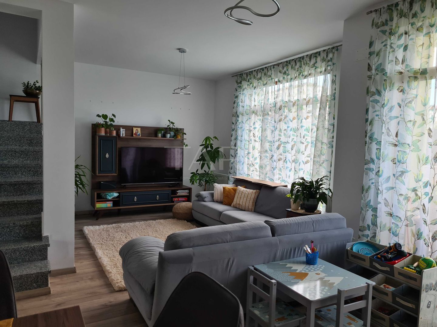 Duplex cu 4 camere si curte de 300 mp, zona Borhanci - Poză 3
