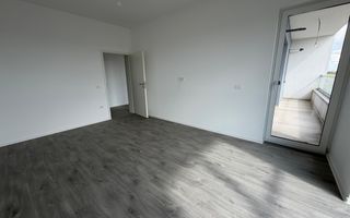 Etaj intermedar.  Decomandat. Cu 2 bai - Poză 5