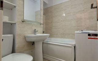 Garsoniera 30 mp, centrala proprie, balcon, zona UMF - Poză 9