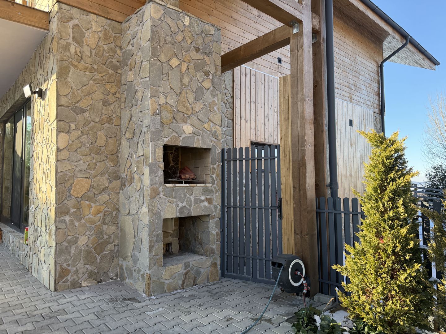 Casă de vacanță modernă într-un cadru natural deosebit – Râșnov - Poză 11