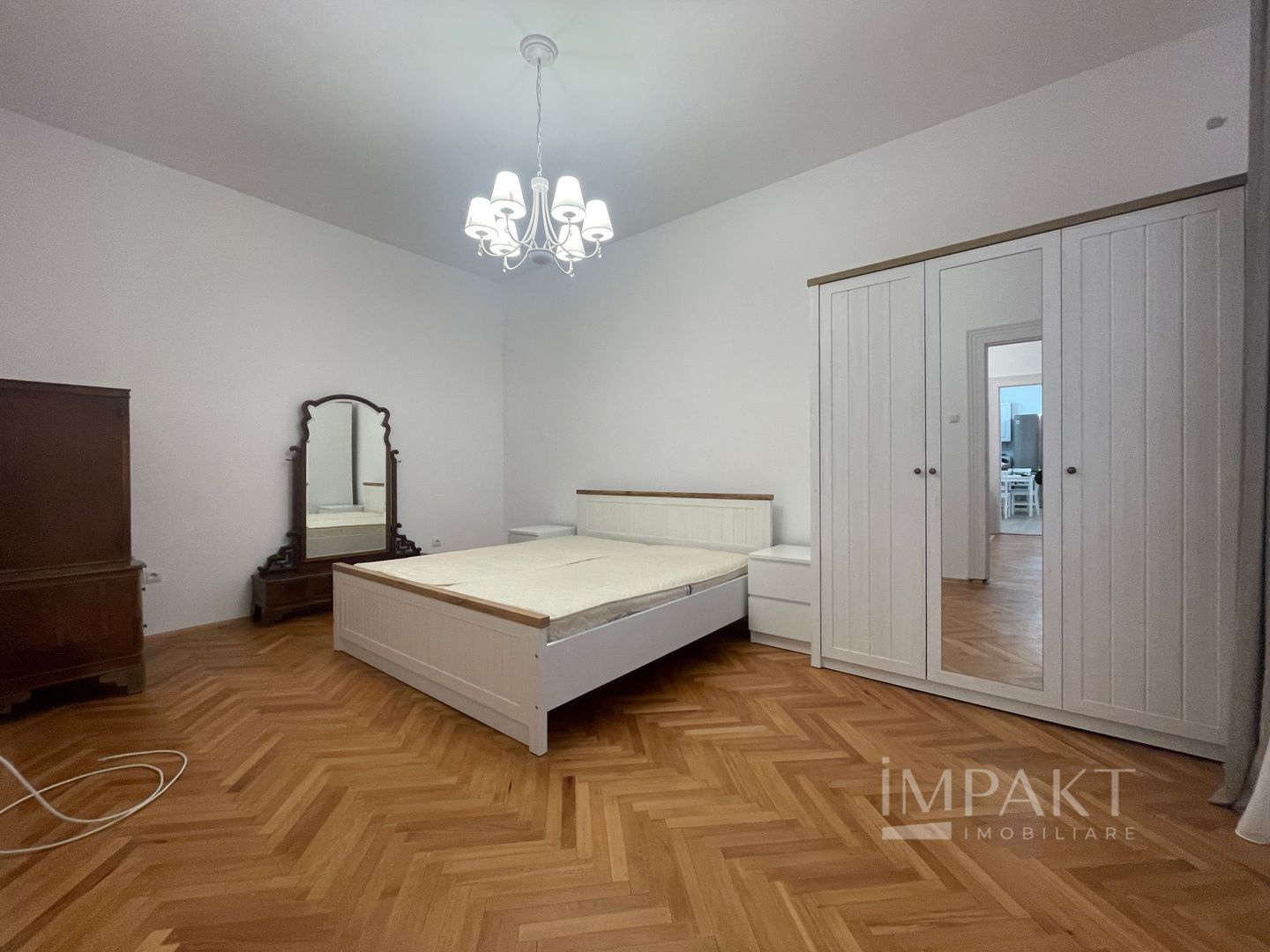 De închiriat-Apartament 3 camere decomandate |Ultracentral|Parcare| - Poză 3