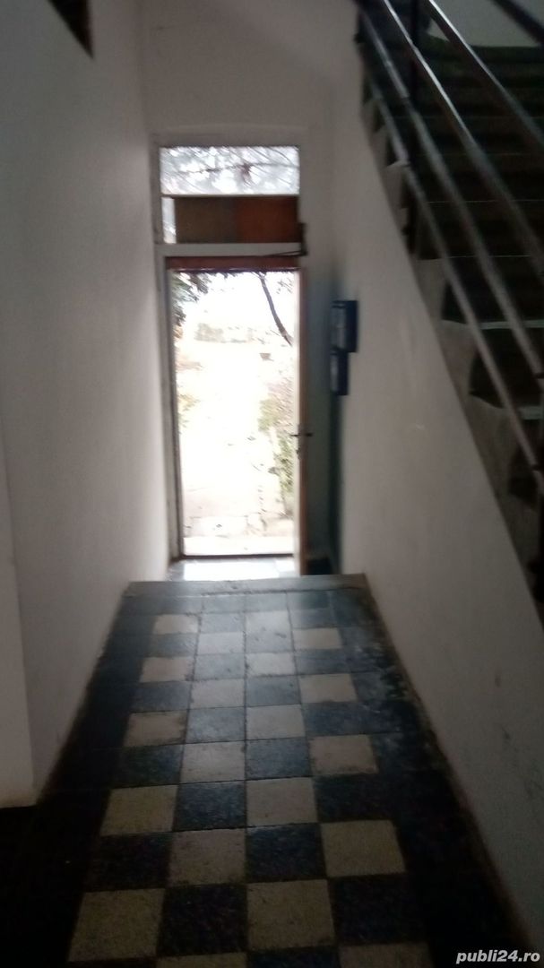 Ag BRASADAS vinde apt 3 cam PARTER ,curte comuna ,beci ,garaj - Poză 5