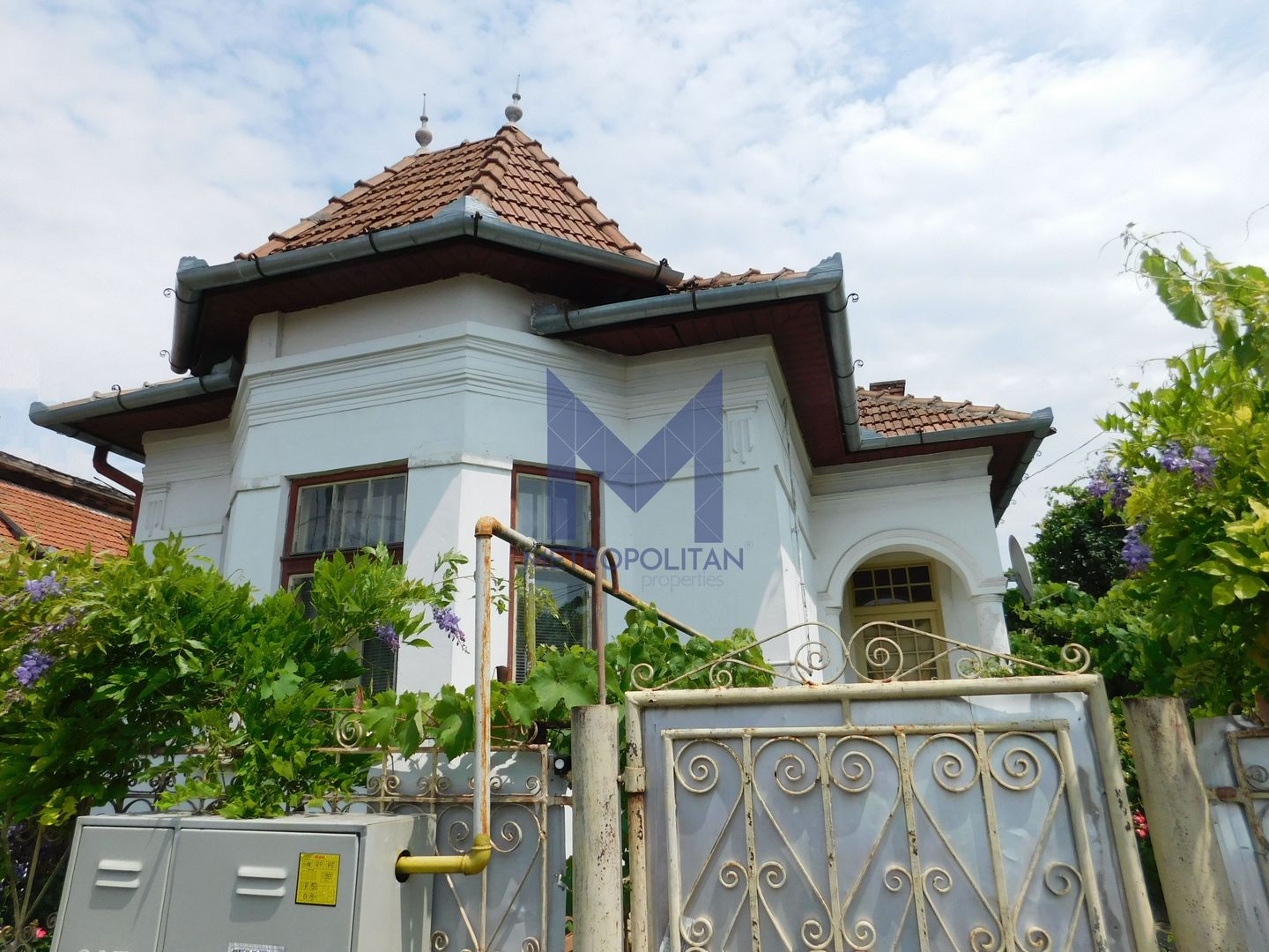 Casă cu arhitectură deosebită de vânzare, cu 800 mp teren, lângă Dedeman - Poză 3