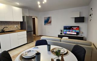 Închiriere 2 Camere Unirii, Decomandat Bloc Reabilitat - Poză 2