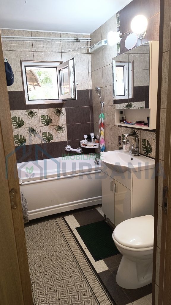 Vând apartament cu 3 camere - Poză 4