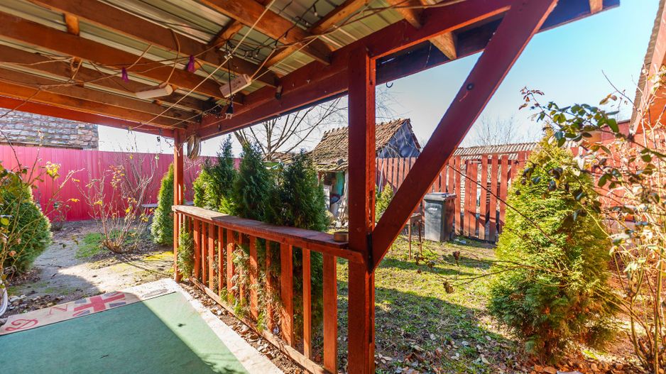 Casă în satul Călugăreni comuna Felnac - Poză 7