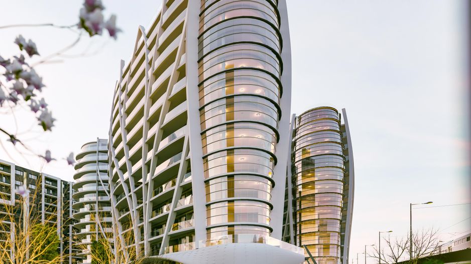 Crown Towers - Poză 2