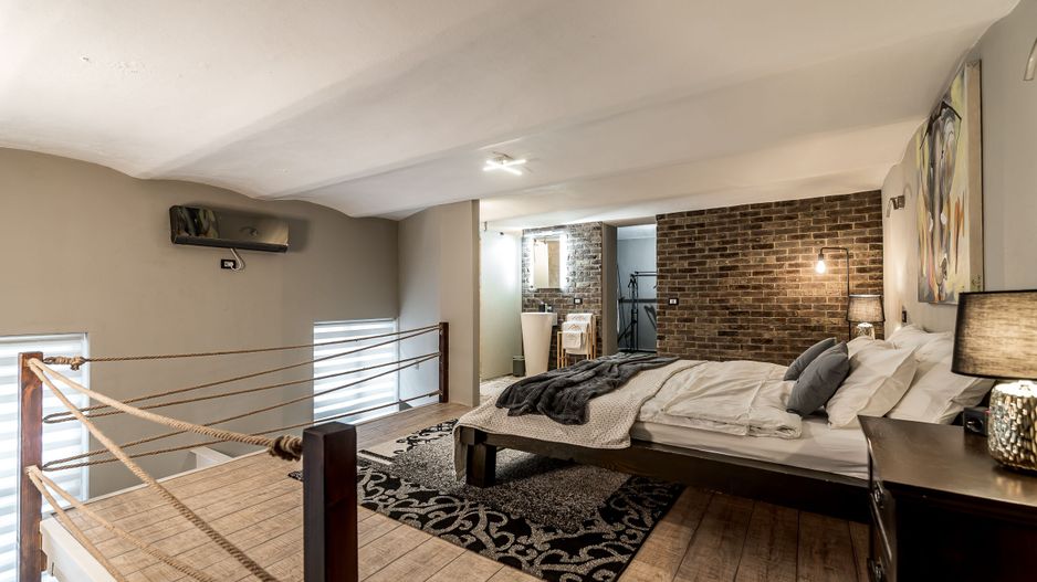 Apartament ultracentral | parter | mobilat și utilat - Poză 2