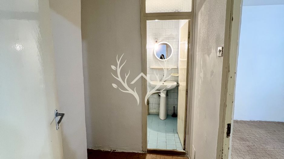 Apartament cu 3 camere, pregatit pentru renovare in Zorilor - Poză 8